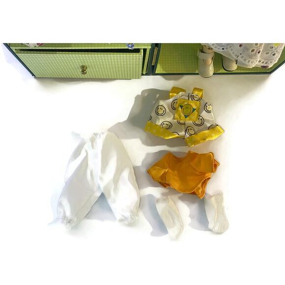 Lasting Impressions Doll Heritage Mint Companion Collection in Carrying Case 12" - Picture 9 of 12